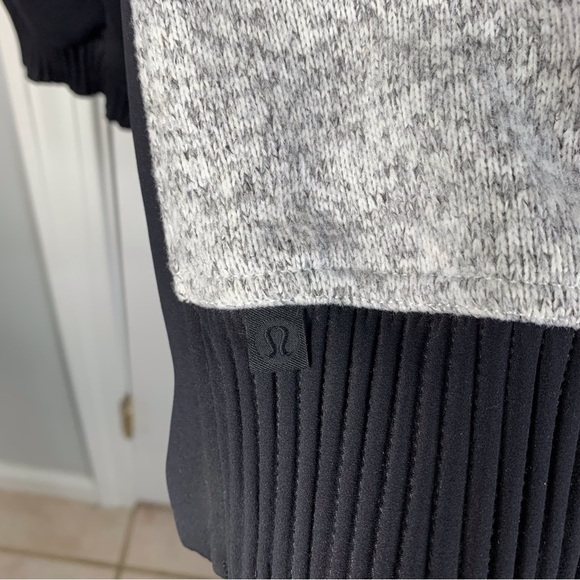 Lululemon Both Ways Bomber Reversible Jacket Size 8 - Picture 4 of 9